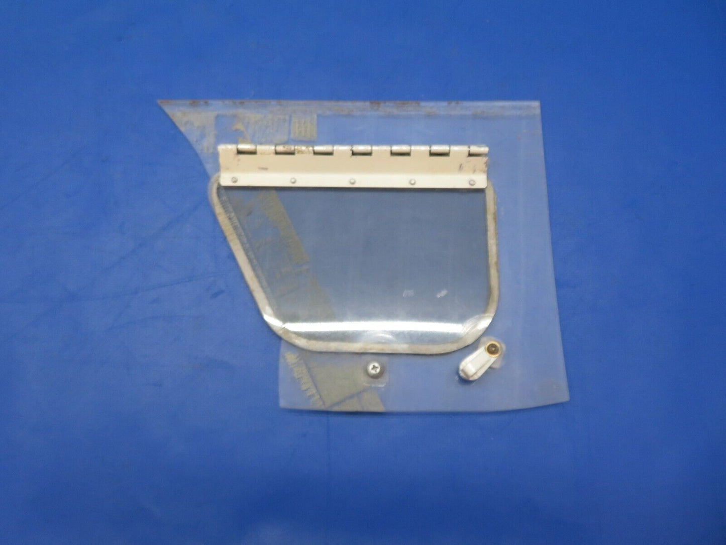 Piper PA-28 Storm Window P/N 65896-00 (0723-348)