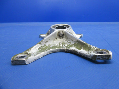 Piper PA-32RT-300T Lance II Main Gear AFT Trunnion Fitting 67042-13 (0924-864)