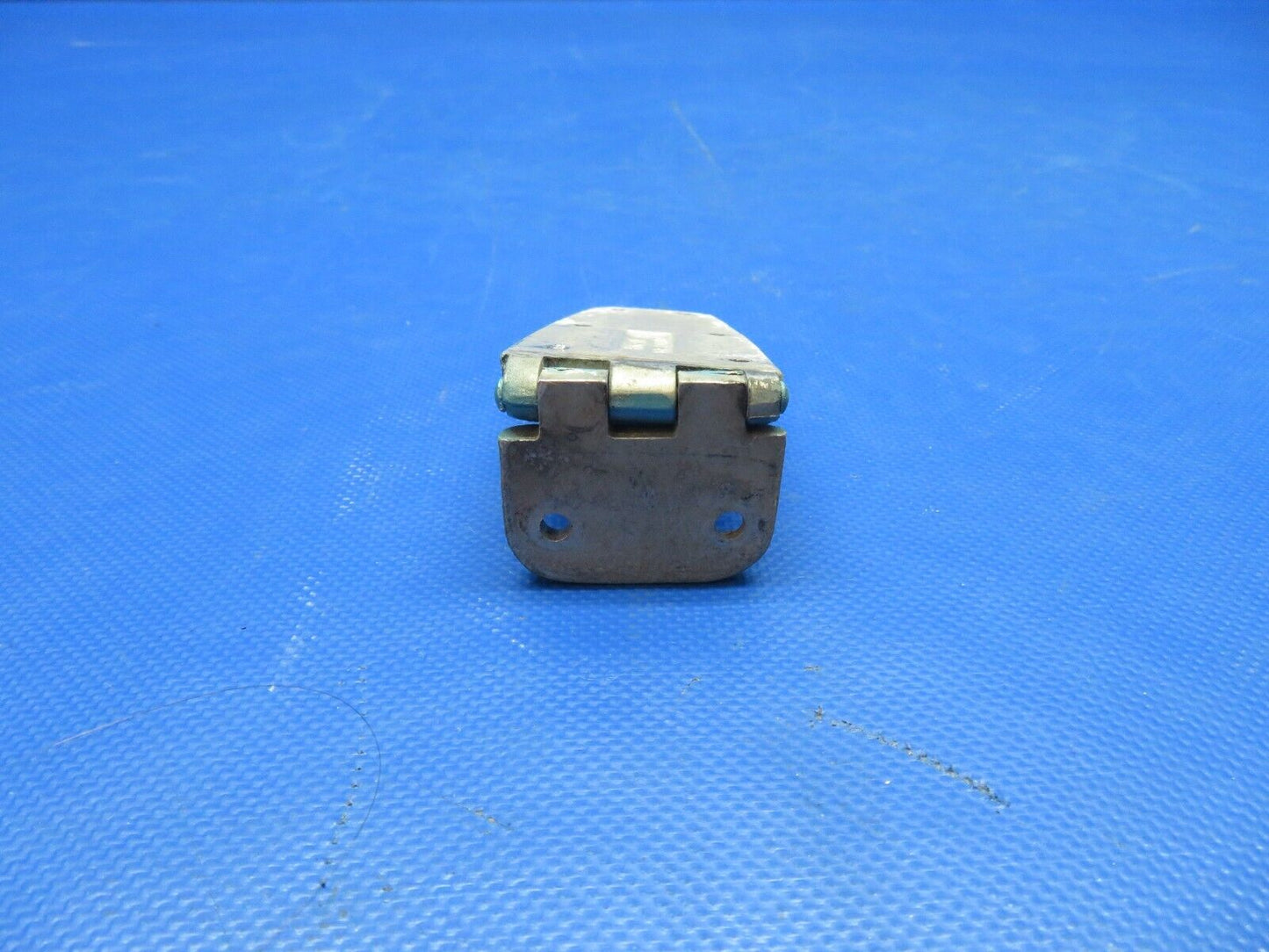 Cessna Cabin Door Hinge Assy LH Lower / RH Upper P/N 0711037-498 (0724-1847)