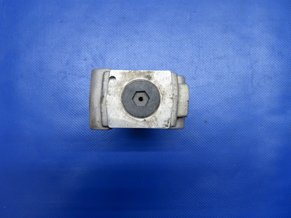 Parker Pneumatic Valve P/N CW1037 (0724-1949)