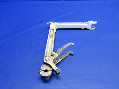 Cessna 310 / 310I Main Gear Links & Uplock Hook RH P/N 0841103-8 (0326-939)7