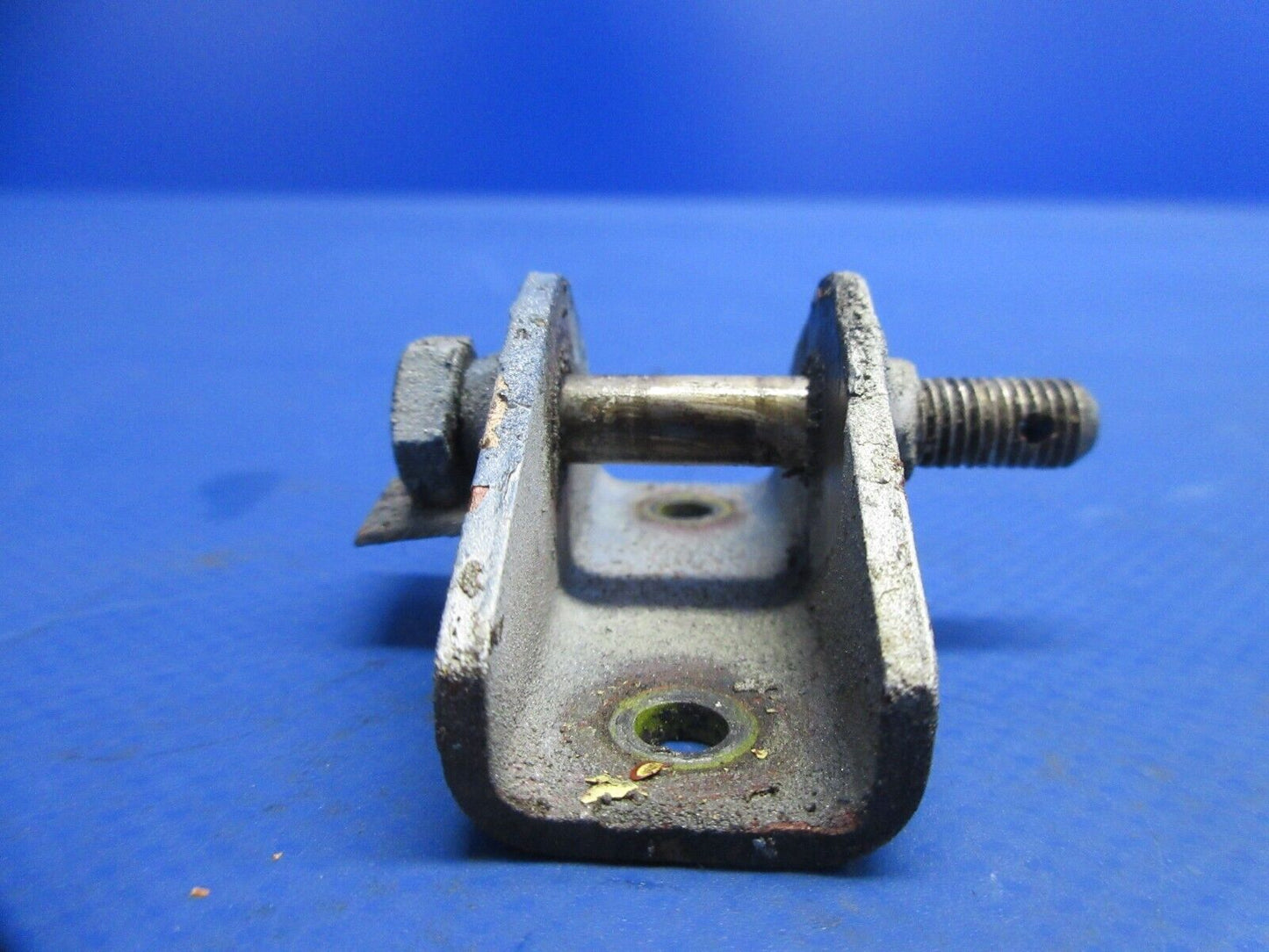 Piper PA-23-250 Aztec Rudder Top Hinge Assembly P/N 16112-04 (0824-871)