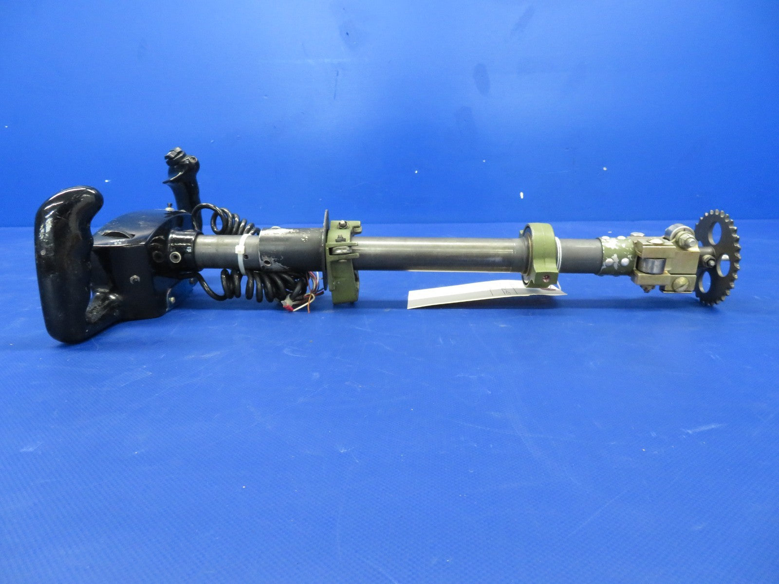 Cessna 421 LH Control Wheel P/N 0861326-24 w/ Cygnet Trim Switch (0726-437)2