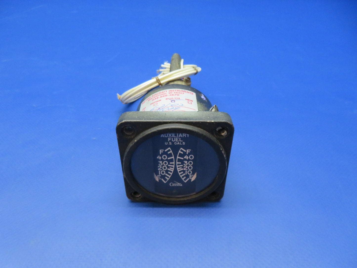 Cessna 421 Dual Fuel Gauge w/ Connector P/N CM2646L3 TESTED (0326-166)0