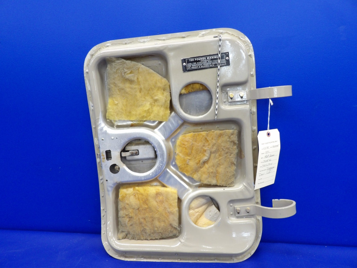 Cessna 182 / 182L Baggage Door NO Key P/N 0711629-5 (0226-2042)2