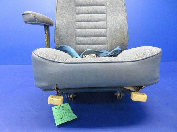 Cessna 310 / 310Q LH Center Seat P/N 0812822-13 (1124-1431)