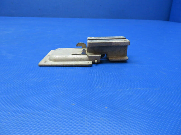 Cessna 150 / 152 Door Latch P/N 0413388-1 FOR PARTS (0724-1831)