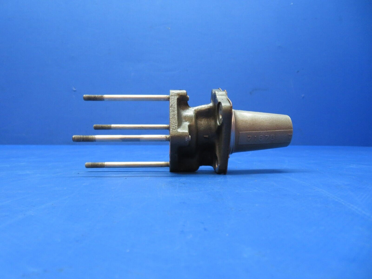 Lycoming TIO-540-U2A Hydraulic Pump Adaptor Assy P/N LW-10807 (0723-412)