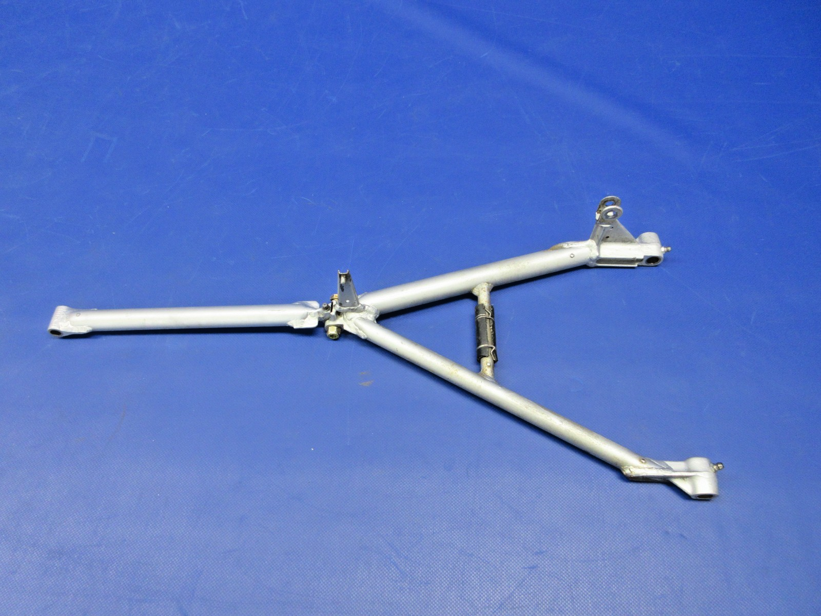 Beech D95A Travel Air Nose Gear Retract Drag Leg + Brace (0326-845)3