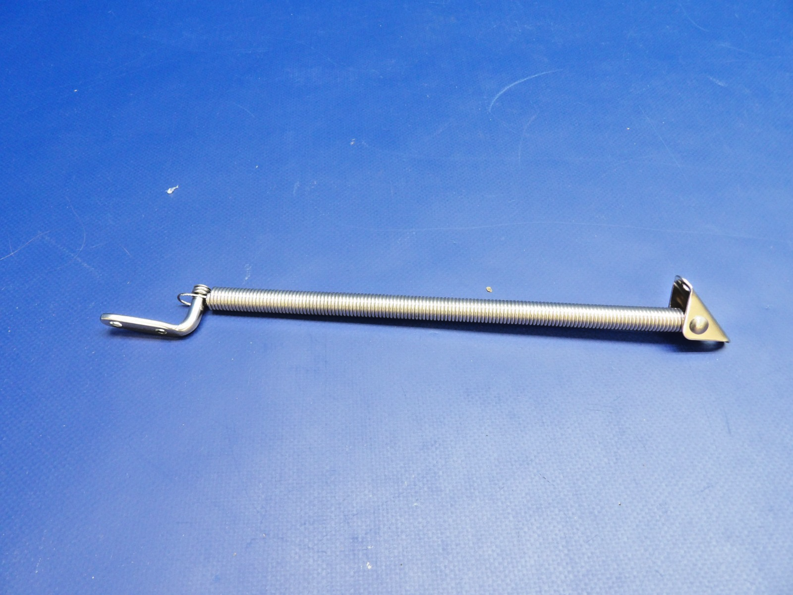 Beech Baron "Spring Thing" Nose Baggage Door Holder (0426-1335)0