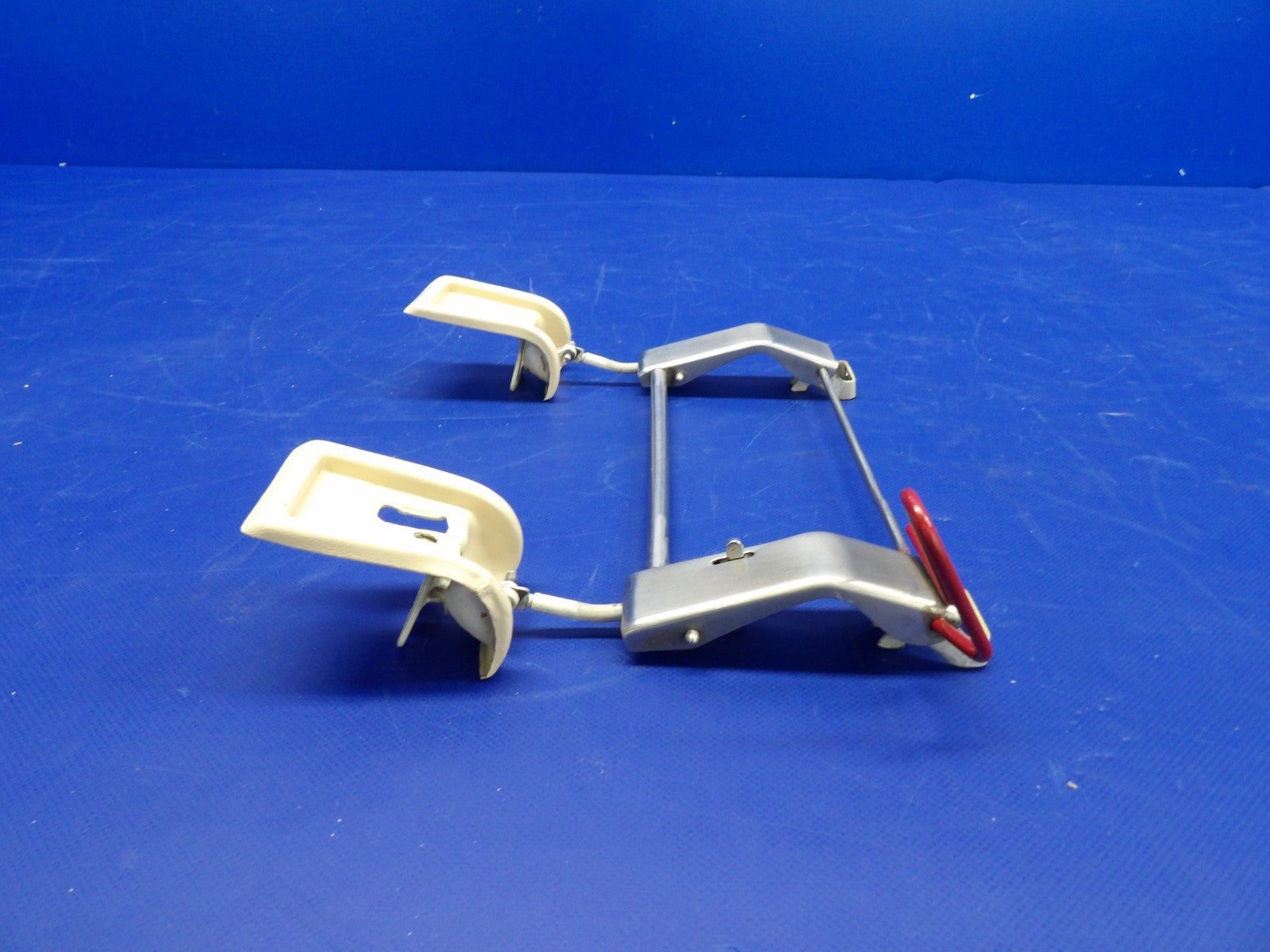 Beech D95A Travel Air LH Emergency Window Handle P/N 35-415312-3 (0226-513)5
