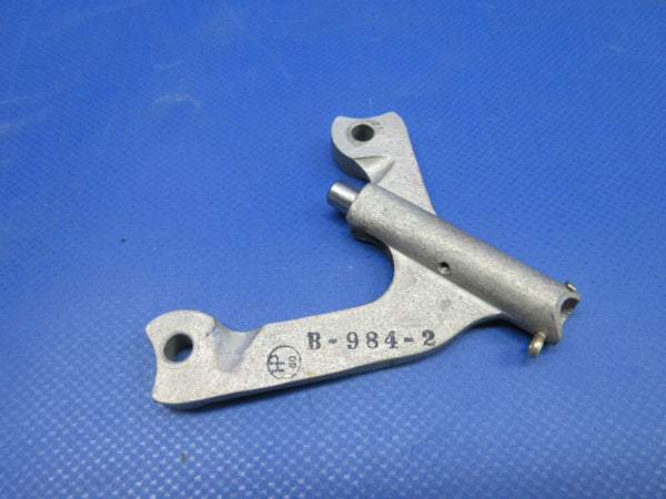 Beech 95 / D95A Travel Air Hartzell Blade Prop Bracket P/N B-984-2 (0524-1081)