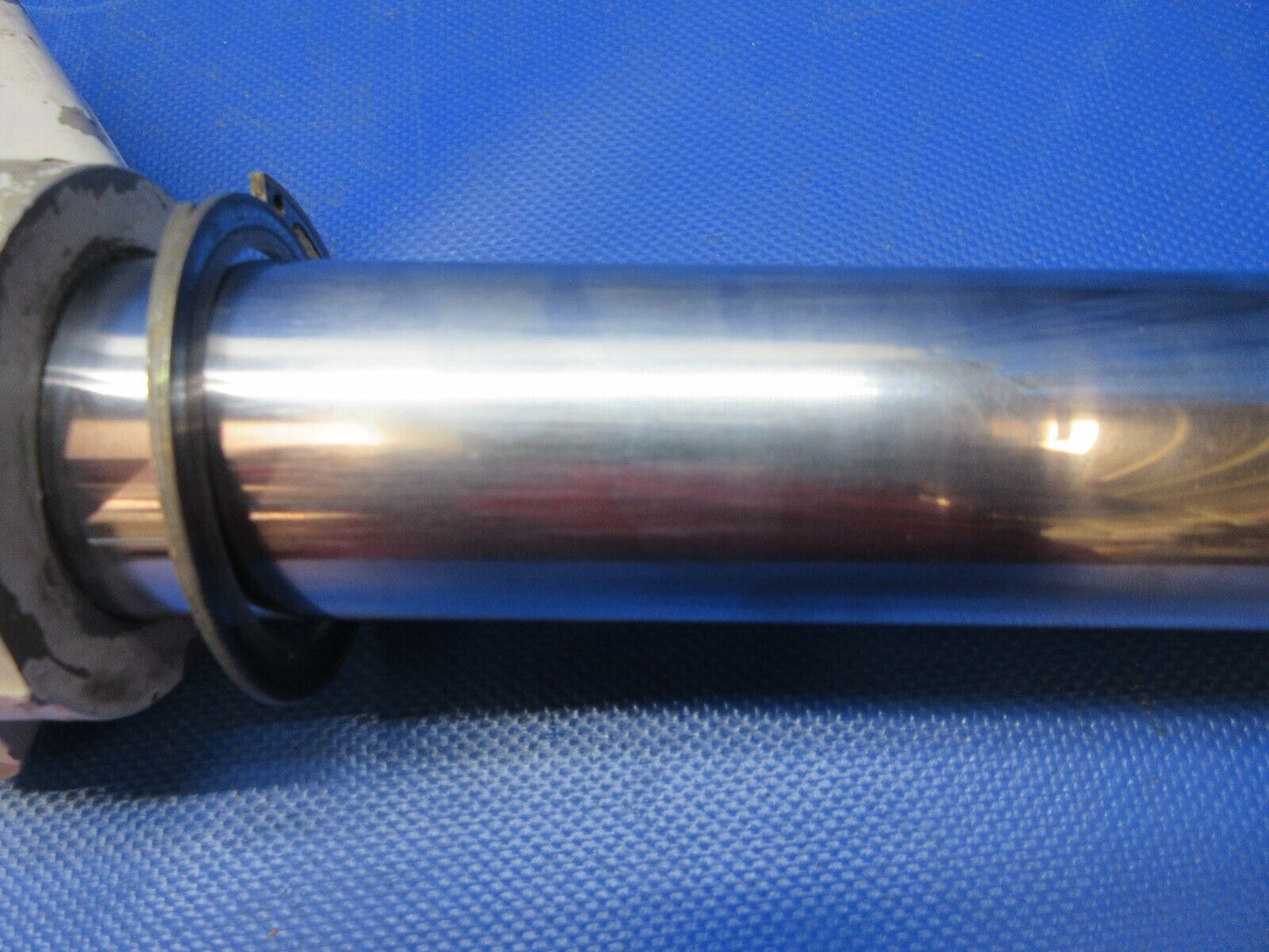 Piper PA-34-200T Seneca II Main Gear Strut, Fork & Axle P/N 67037-06(0924-1410)