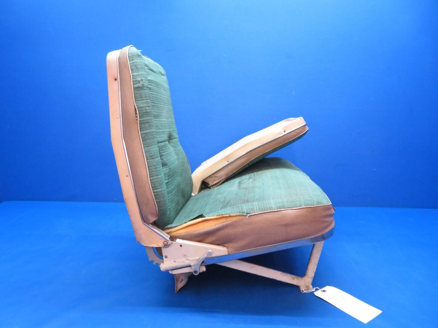 Cessna 172 / 172E Rear Seat Individually Reclining  P/N 0500210-28 (1123-246)