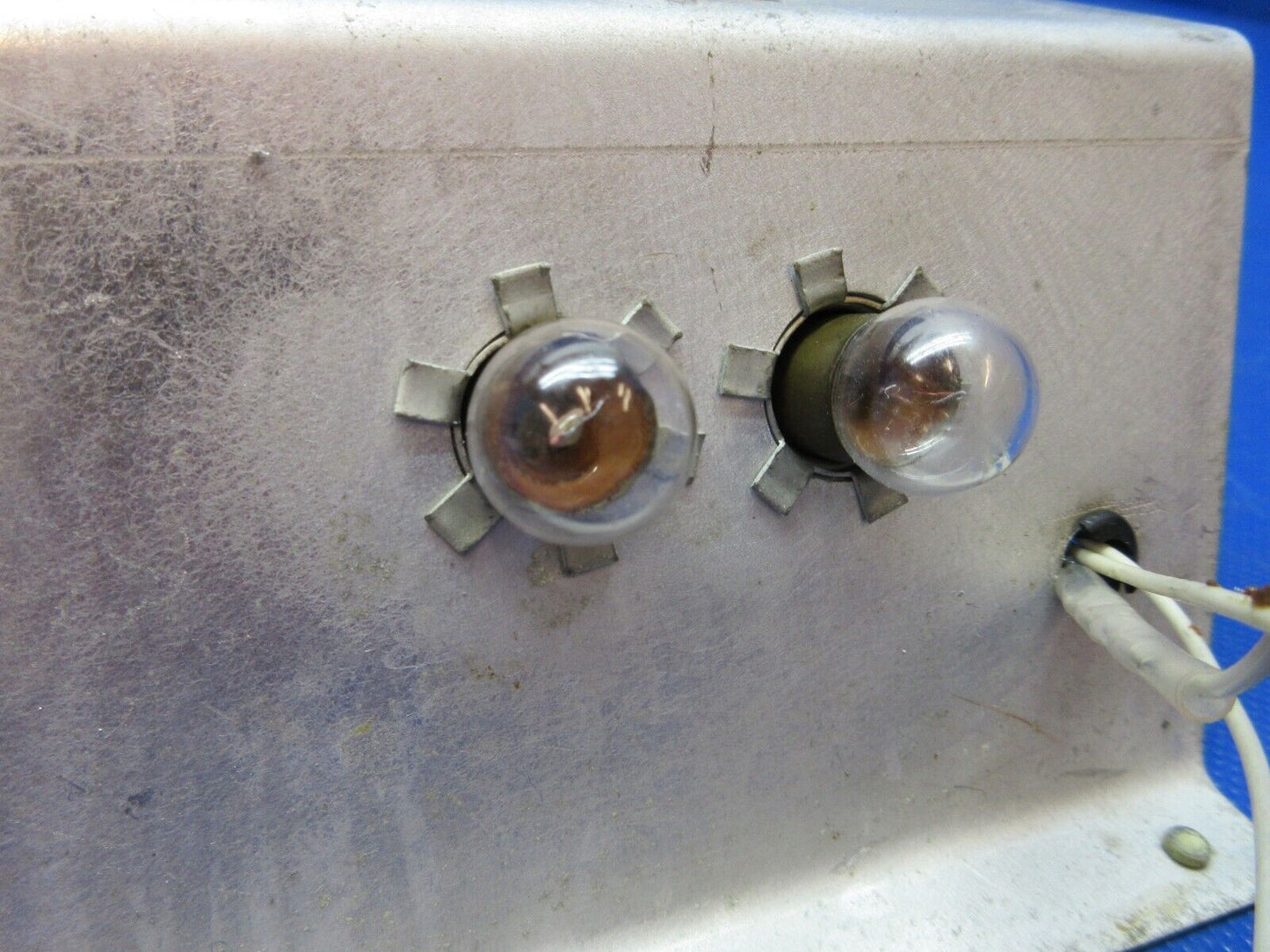 Beech C23 Sundowner Overhead Light Bracket P/N 169-364031-3 (0924-1460)