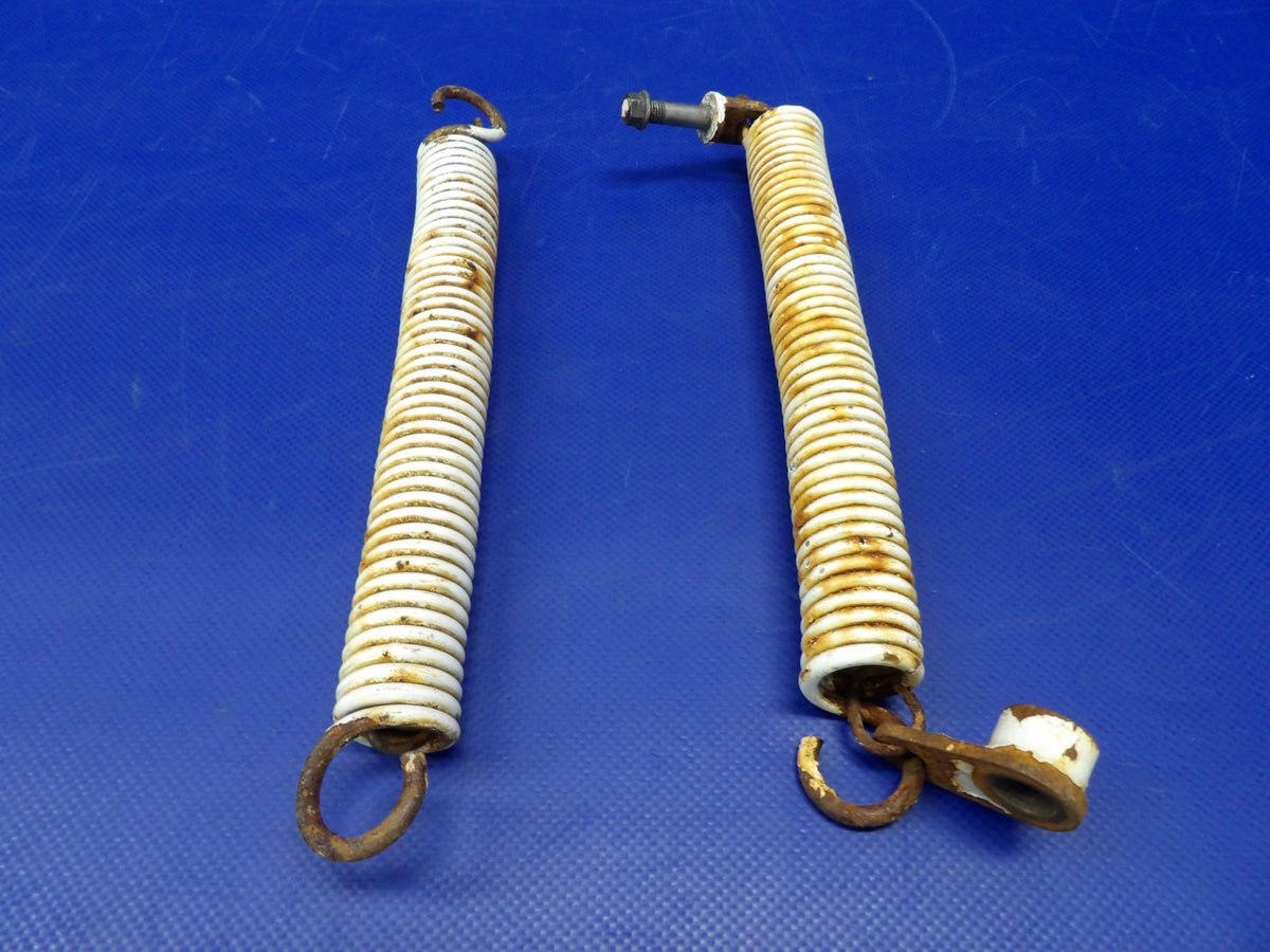 Beech 76 Duchess Main Gear Brace Spring Set P/N 105-810028-1 (0526-1329)4