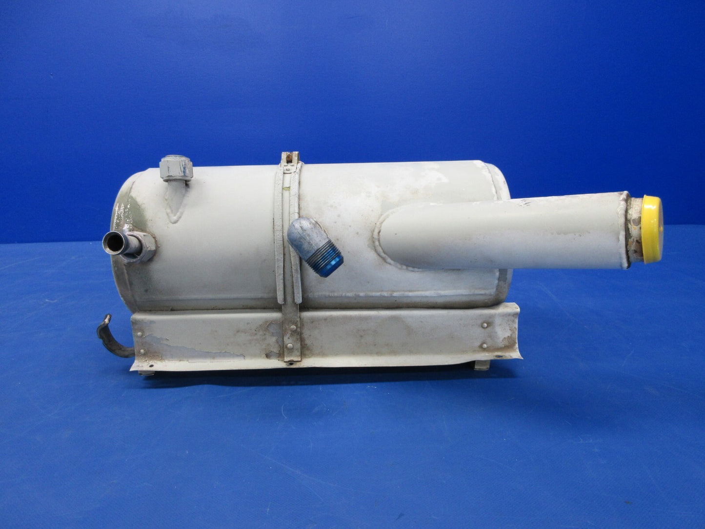 Bell 47J-2 Helicopter Engine Oil Tank P/N 47-672-013-1 (1124-2036)4