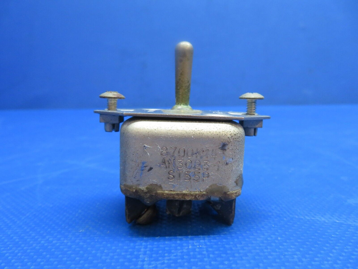 Piper PA-20 Pacer Circuit Breakers & Cutler-Hammer Switch LOT OF 10 (0824-1753)