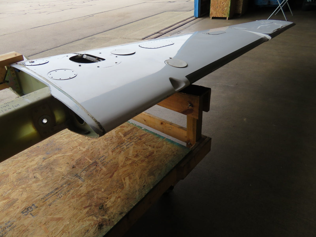 DAMAGED 2005 Cirrus SR22 Left and Right Hand Wing FIBERGLASS EDUCATION (0826-99)10