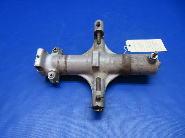 Piper PA-23-150 / 160 Main Gear Upper Strut Housing Assy P/N 31835-00 (0624-157)