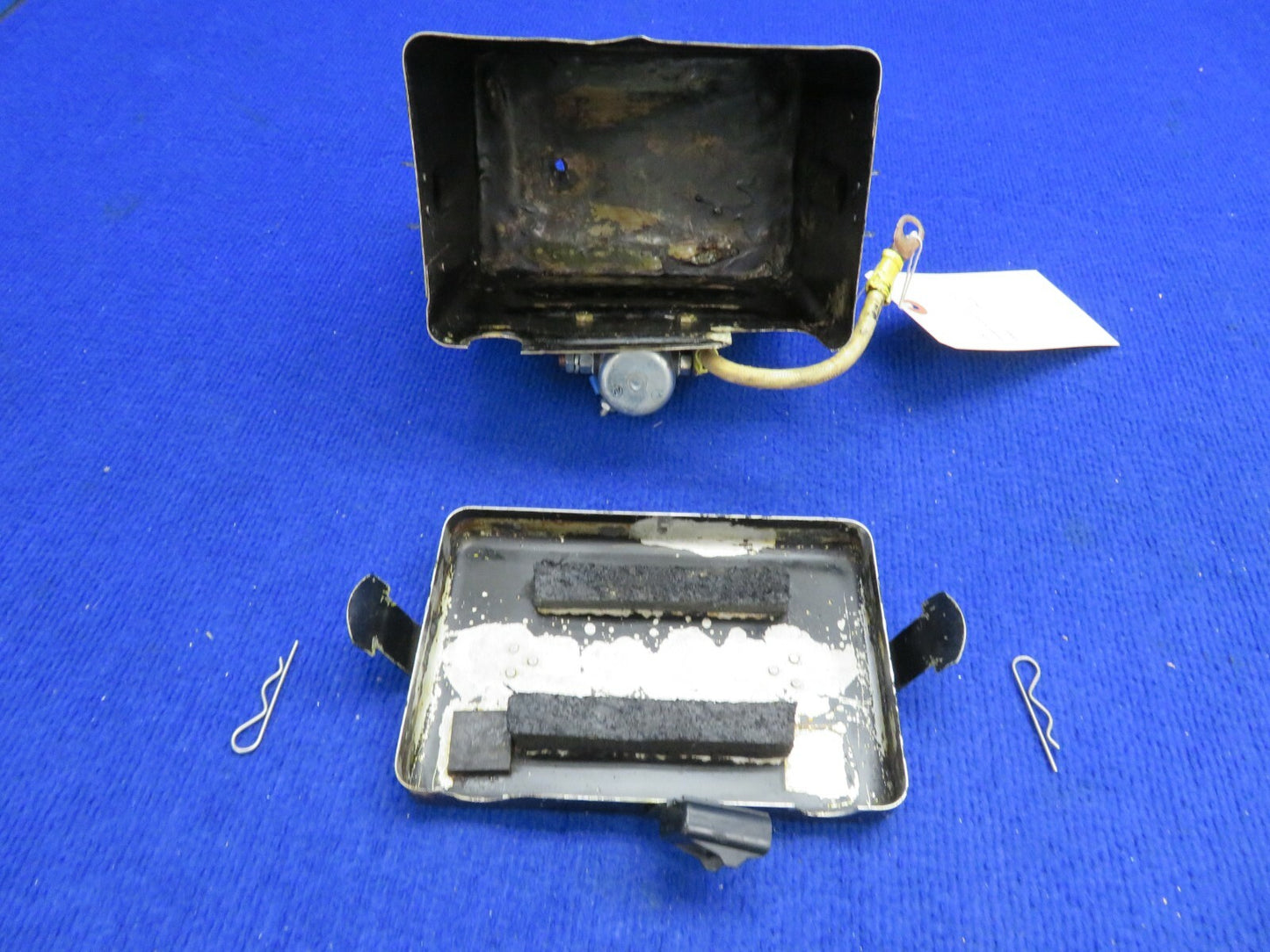 Cessna 150 Battery Box (0322-492)7