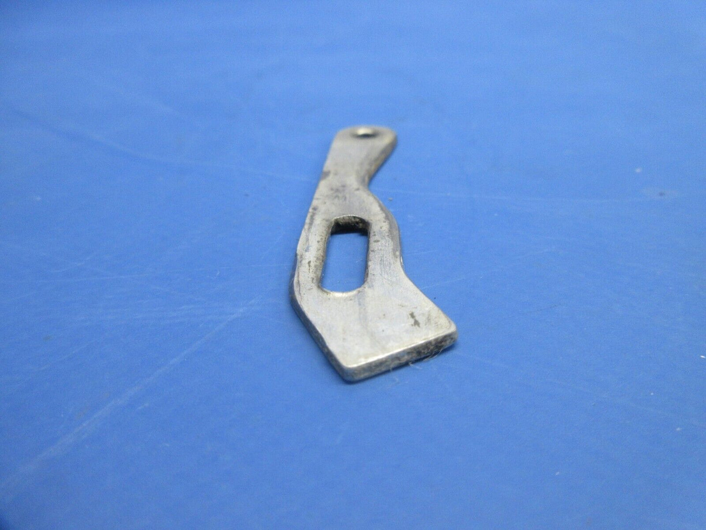 Cessna 310 / 310R Cabin Door Latch Pully & Link P/N 0811321-1 (1124-709)