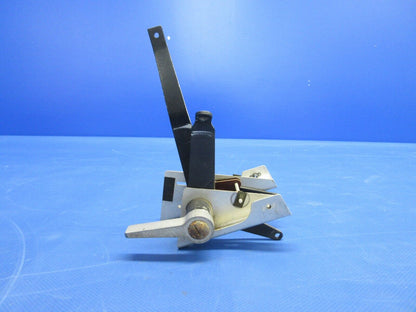Piper PA-28-181 Archer Control Quadrant Assembly P/N 65850-00 (0524-1041)