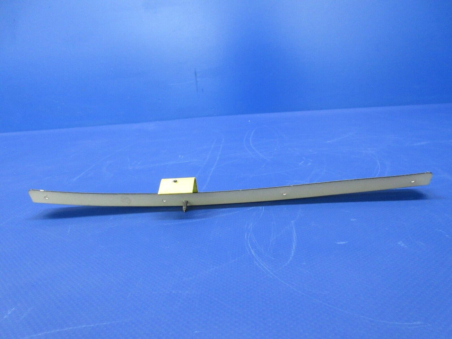 Piper PA-28-181 Pilot Center Window Retainer Bottom & Sides 76264-00 (1224-2043)