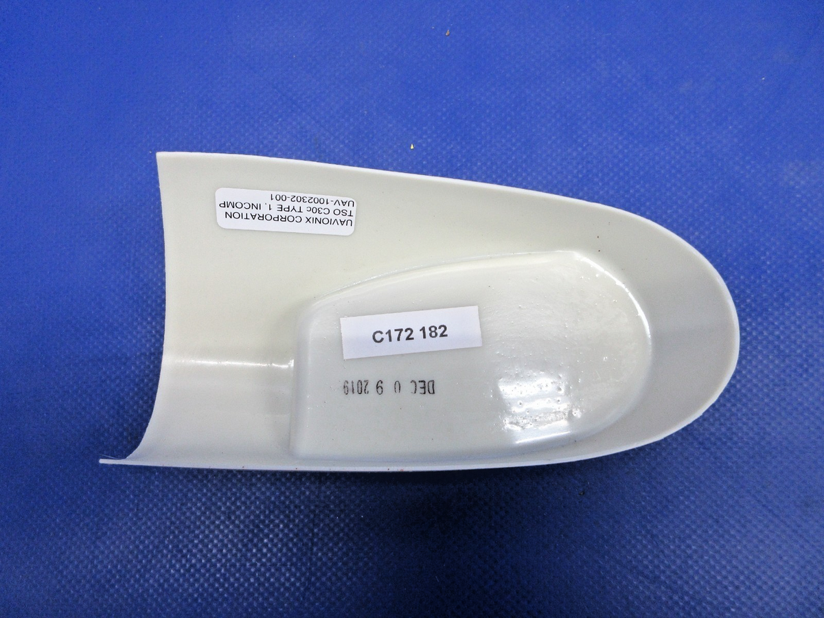 Cessna 172 / 182 UAvionix LH Wing Tip Adaptor P/N UAV-1002302-001 NOS (0926-716)3