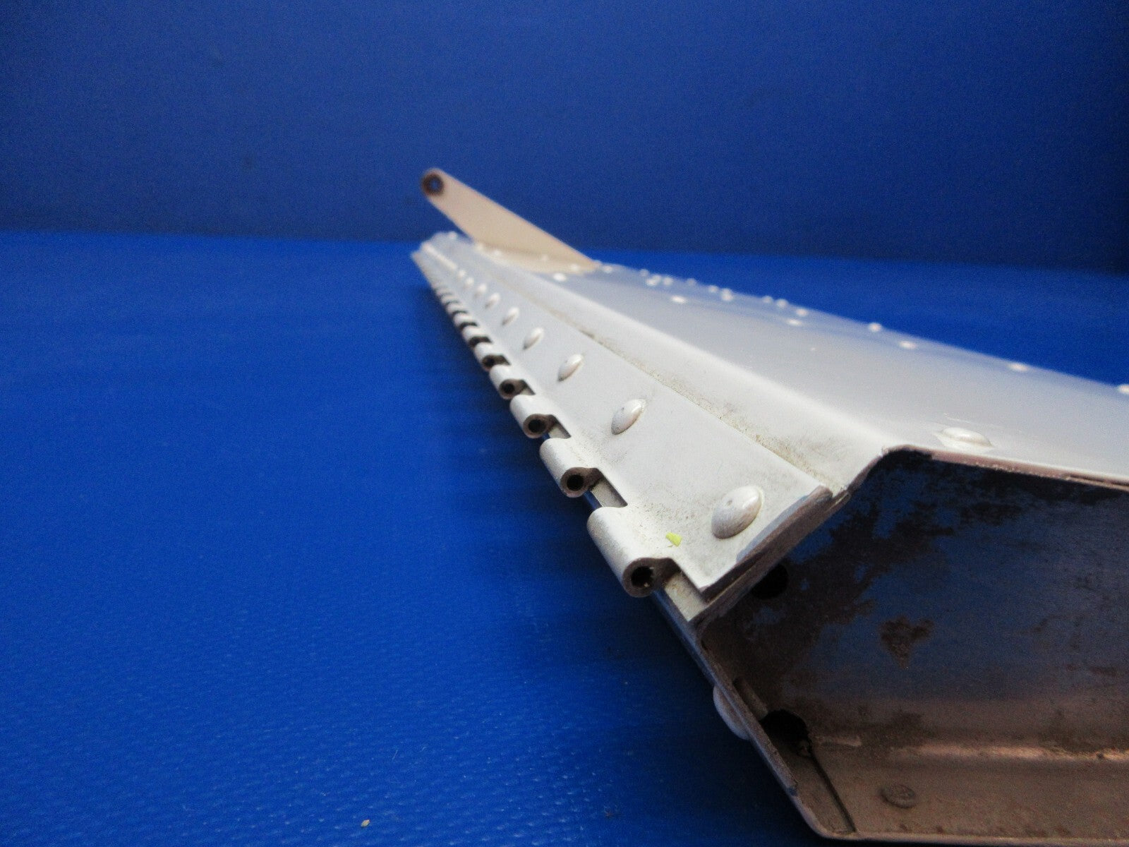 Beech 95-B55 Baron Rudder Trim Tab P/N 96-630000-71 (1124-1381)8