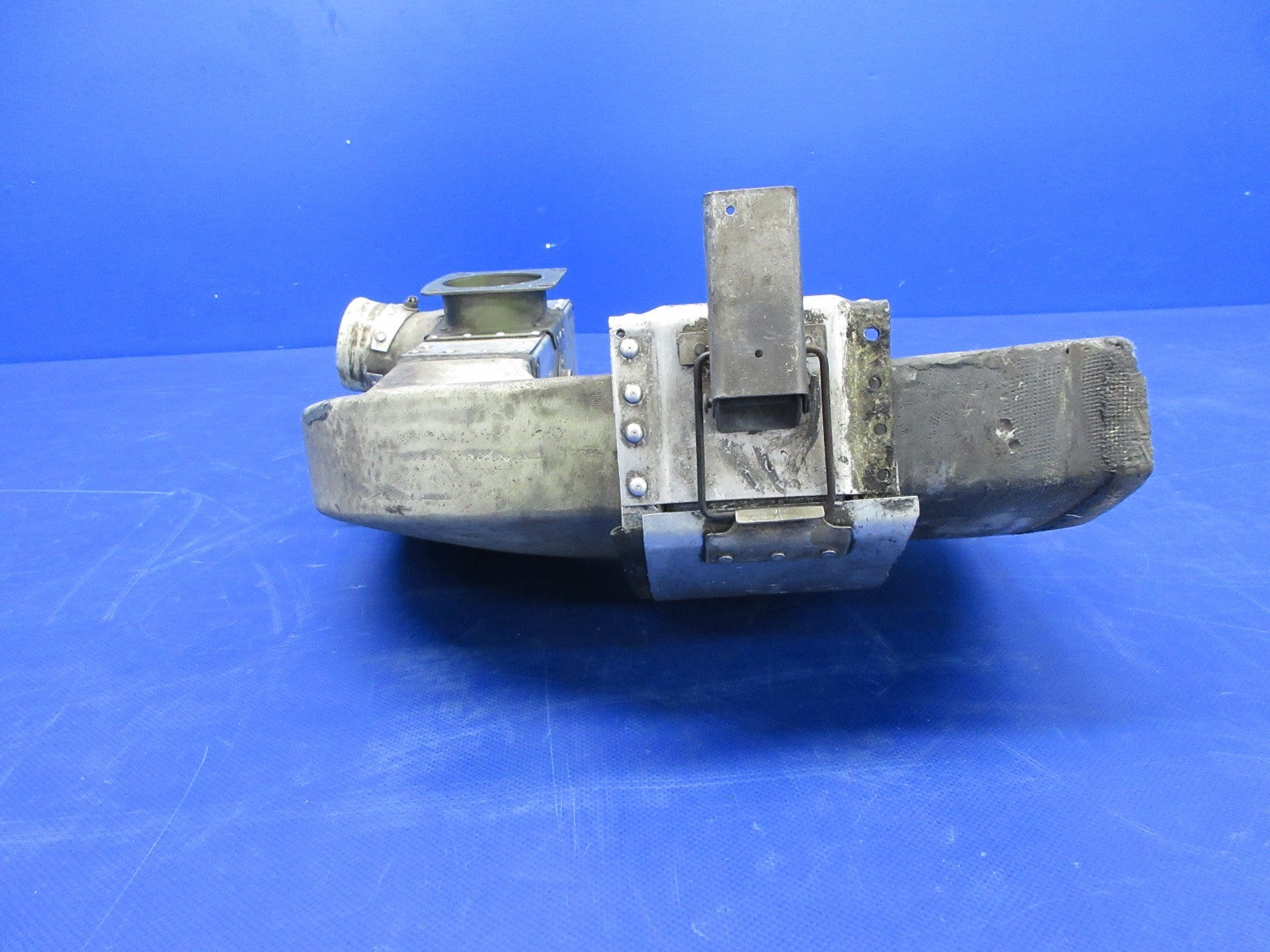 Cessna 310 / 310I LH Air Induction Box P/N 0850440-2 (0326-2013)7