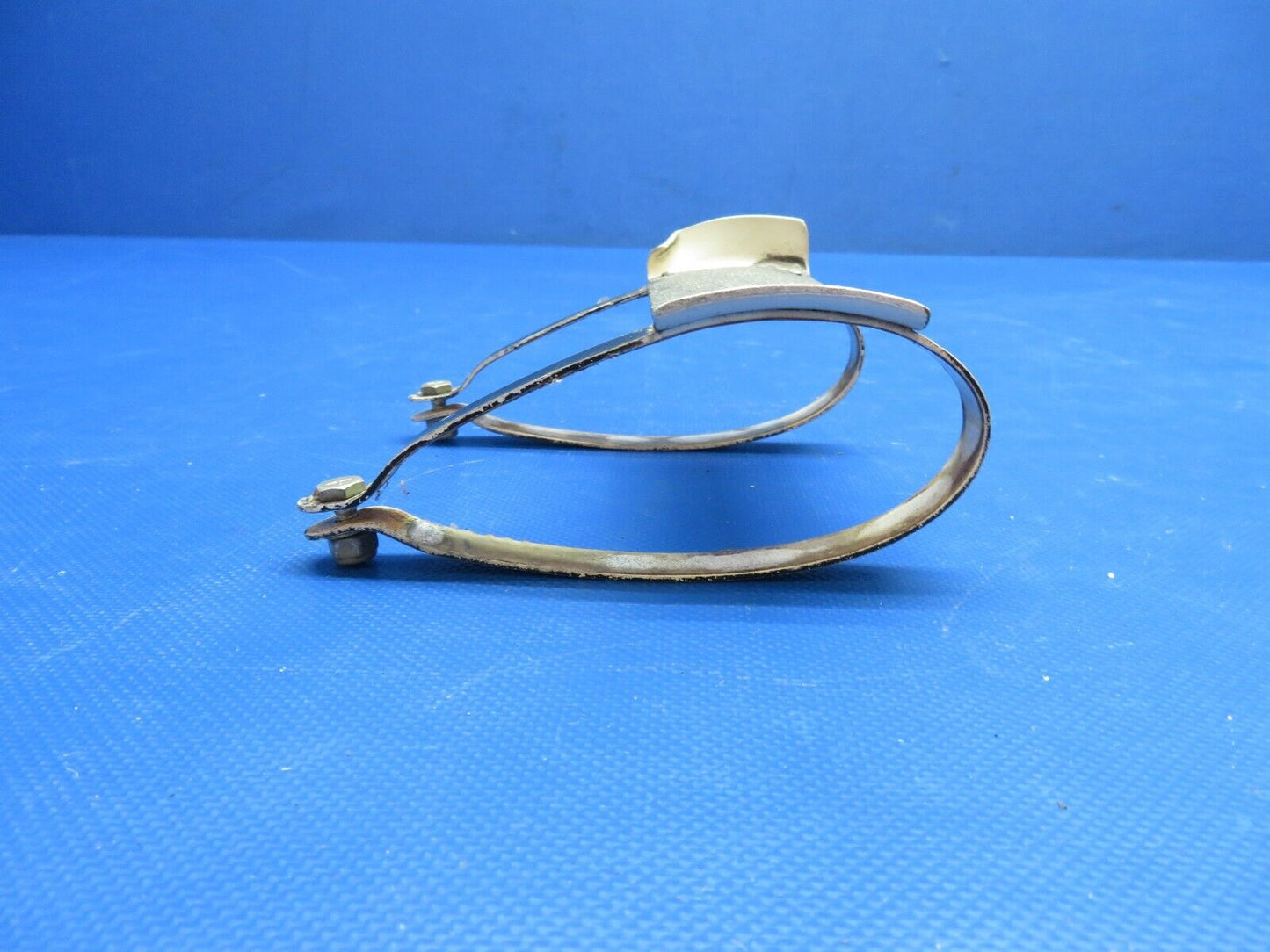 Cessna 172 / 172P RH Strut Step Assy P/N 0500276-2 (0724-1868)