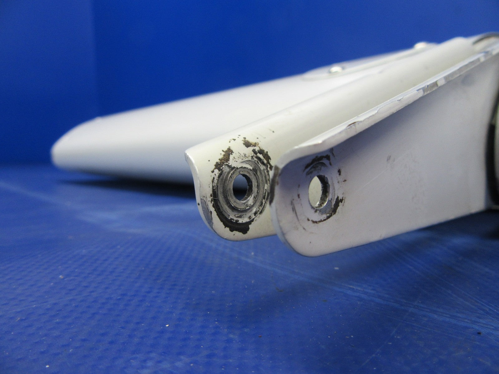 Stop Drilled Cracks / Cessna 172 / 172RG LH Flap P/N 0523901-35 (0326-07)8