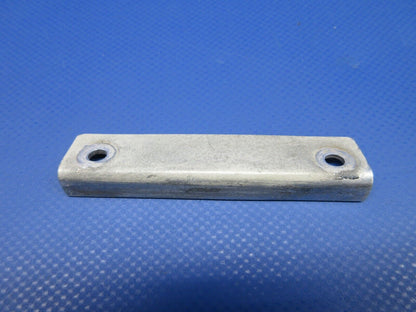Beech 95 / D95A Travel Air Armrest Cover Plate Catch 35-534372-5 (0524-1078)