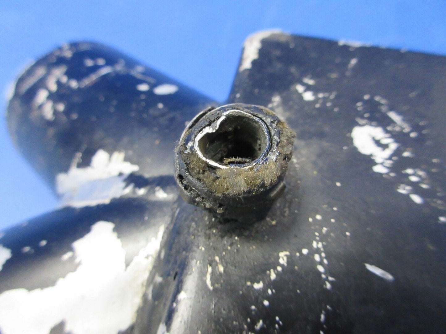 Piper PA-23-250 Aztec Carburetor Air Box Assy RH Engine P/N 16463-09 (0924-1251)