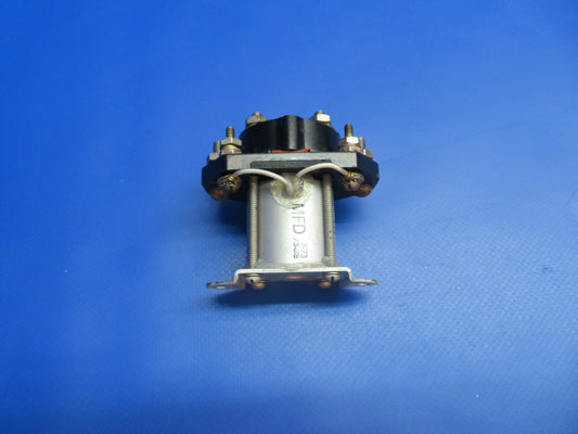 Cutler Hammer Relay 50 Amp 28 Volt P/N MS24187-D1  (0922-923)0