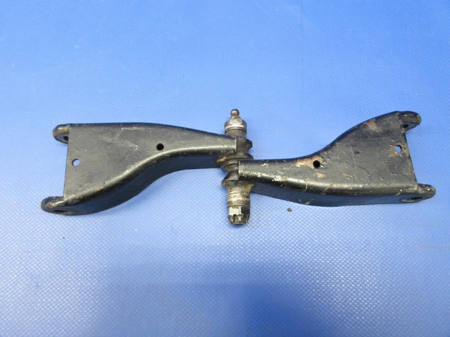 Bellanca 17-30A Viking Nose Gear Nutcracker Link P/N 194209-10 (0524-1255)