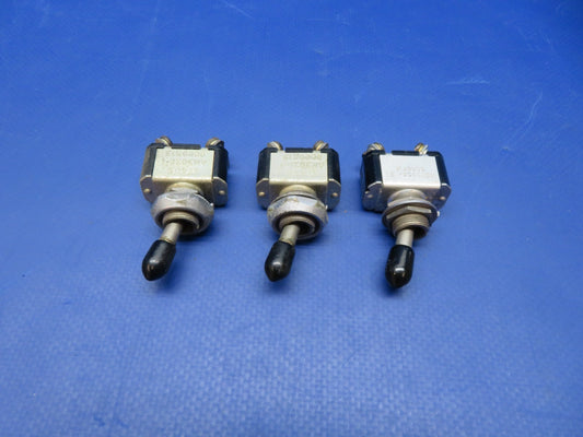Cessna 421 Toggle Switch Cutler-Hammer AN3021-1, MS35058-21 LOT OF 3 (0326-232)0