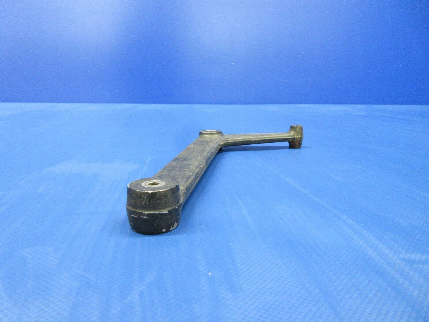 Cessna 210 / 210N Seat Pivot Bracket P/N 0514060-5 (0424-613)