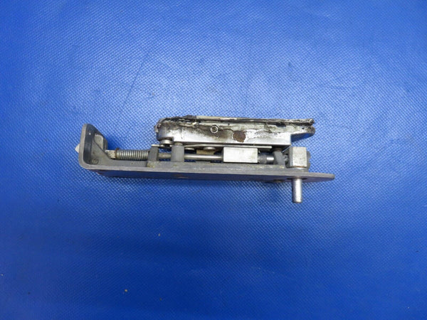 Beech C24R Sierra Hartwell Catch Assy Baggage Door P/N H2532-9 (0624-1782)