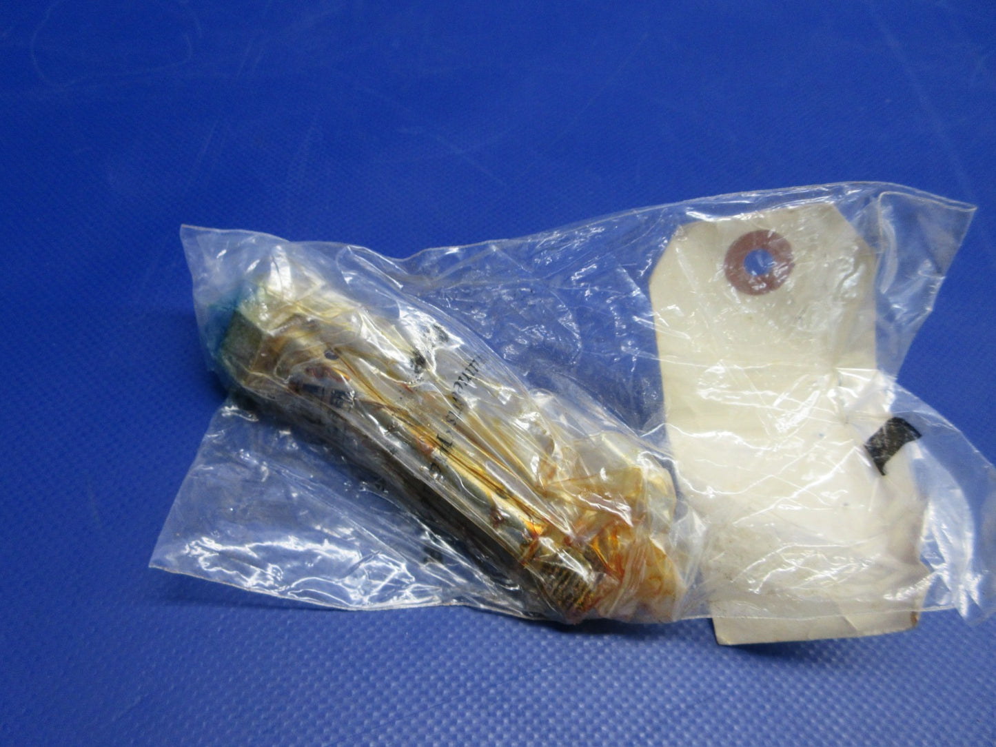 Beech King Air Bolt w/8130 P/N 101-810146-1 NOS (0426-778)4