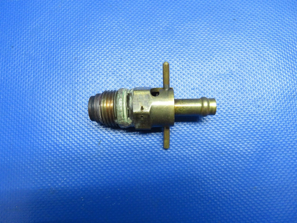 Piper PA-28-140 Cherokee Curtis Oil Drain Valve P/N CCB-37000 (0724-1897)