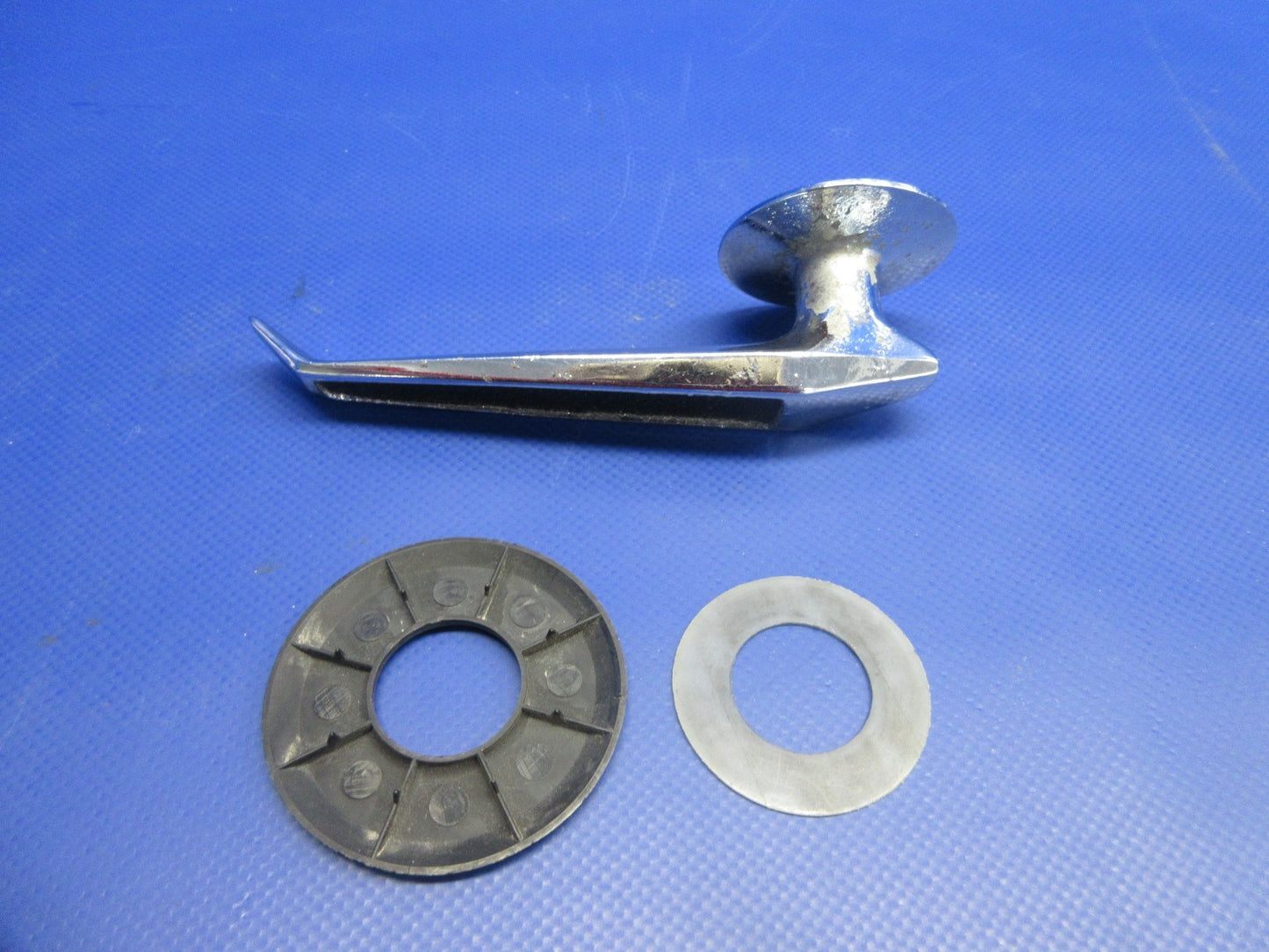 Cessna 182 / 182P Placard Inside Cabin Door Handle RH P/N 1211250-7 (0825-985)2