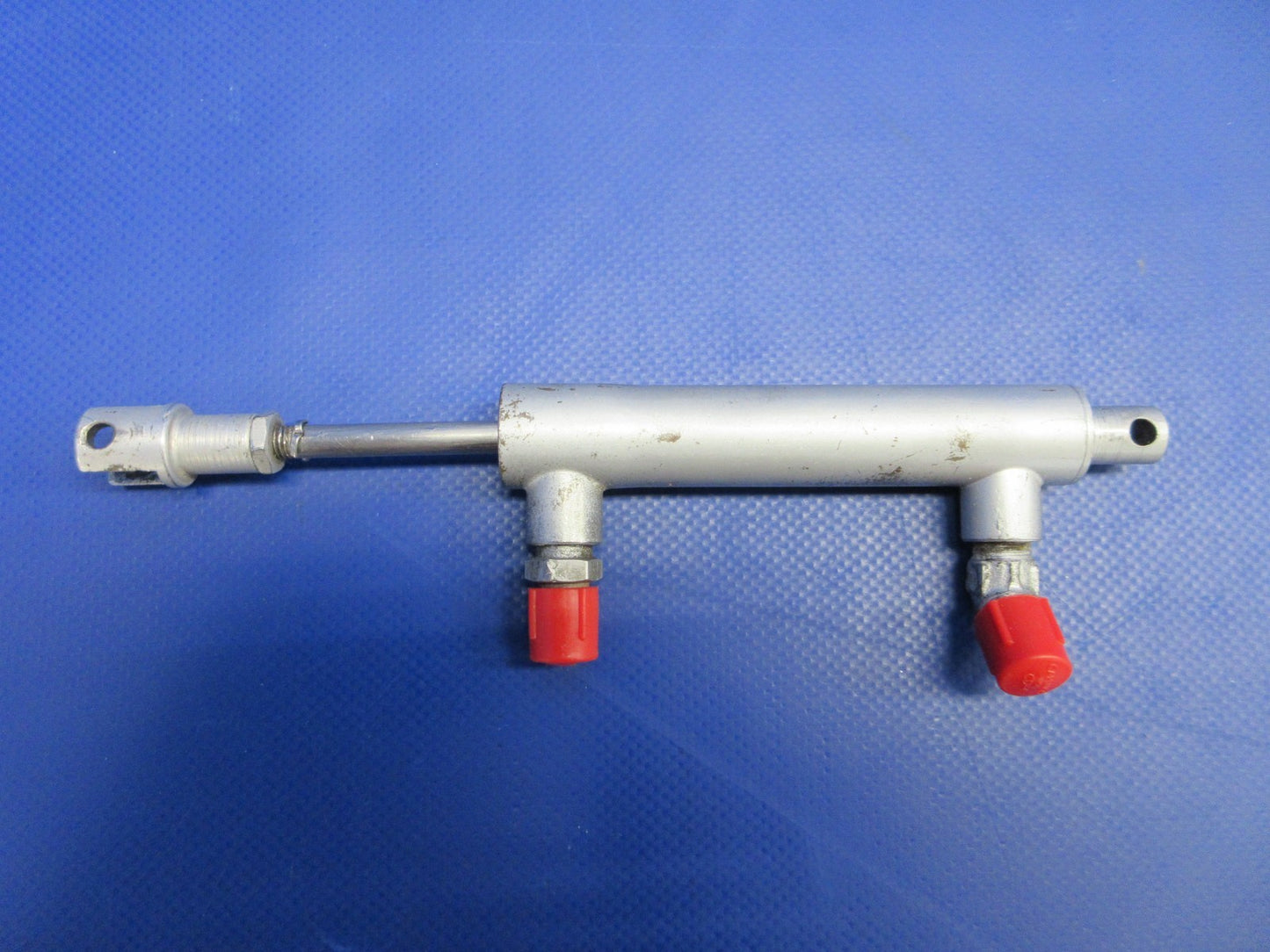 Beech F35 Bonanza Paramount Brake Master Cylinder P/N V1-15-625  (0726-751)1