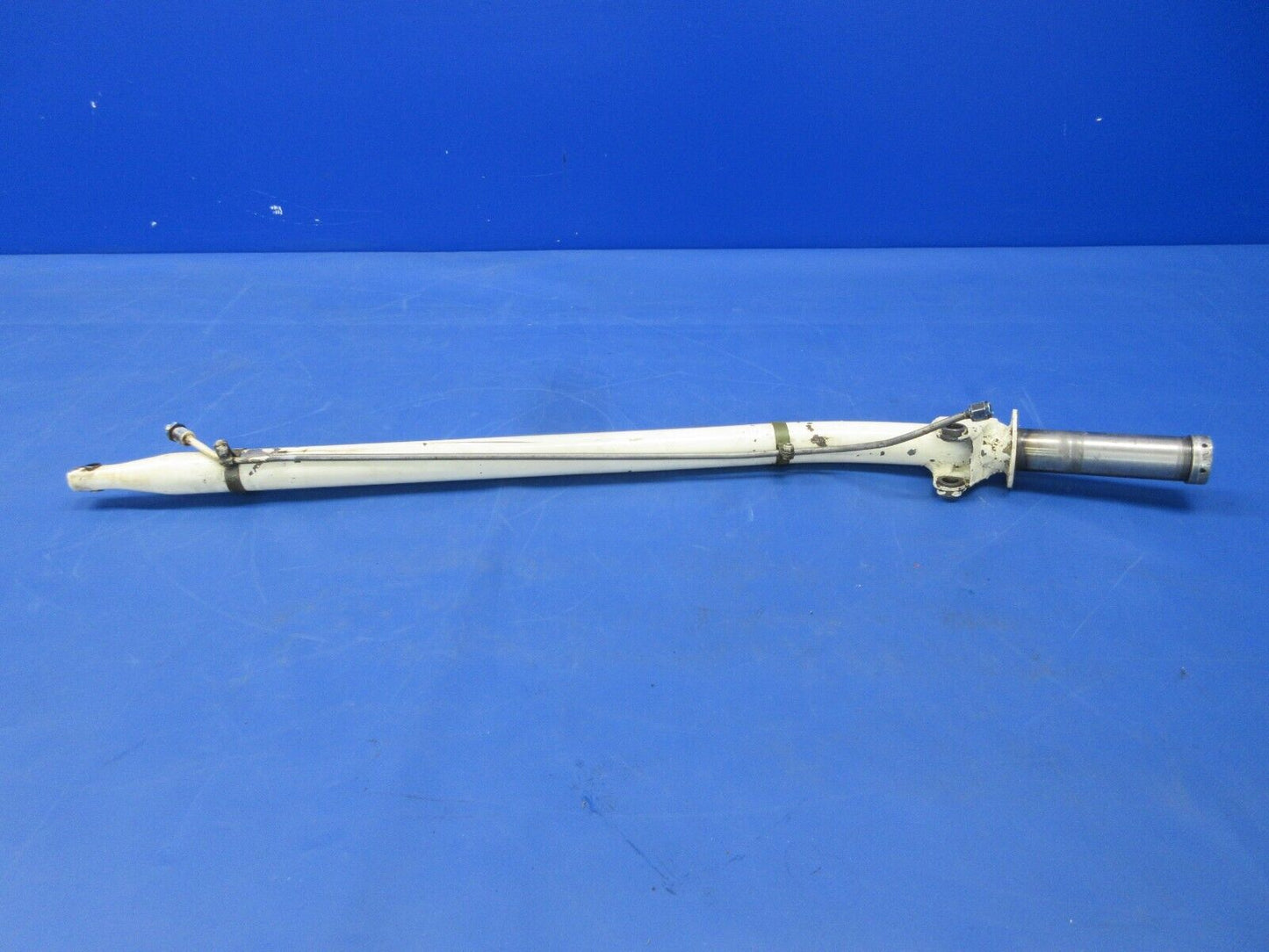 Champion 7ECA Citabria Axle Strut Assy P/N 4-1139 (0824-2033)