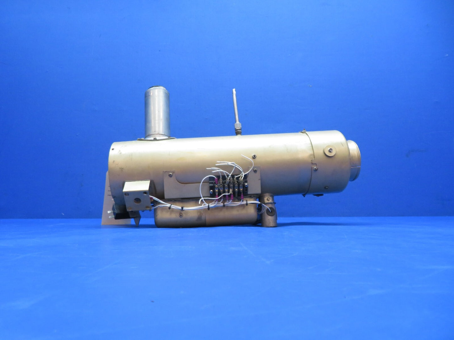 Cessna 310 / 310Q Stewart Warner Heater Assy P/N 0813860-3 CORE (0823-738)2