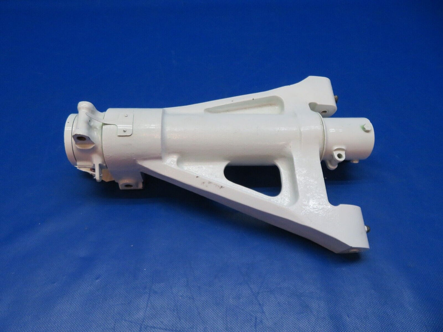 Beech 58P Barn Nose Gear Brace w/ Strut Housing P/N 96-820029-5 (0324-218)