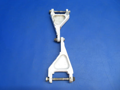 Piper PA-34-200T Seneca II Nose Gear Toque Link Assy P/N 67012-00 (0223-753)5