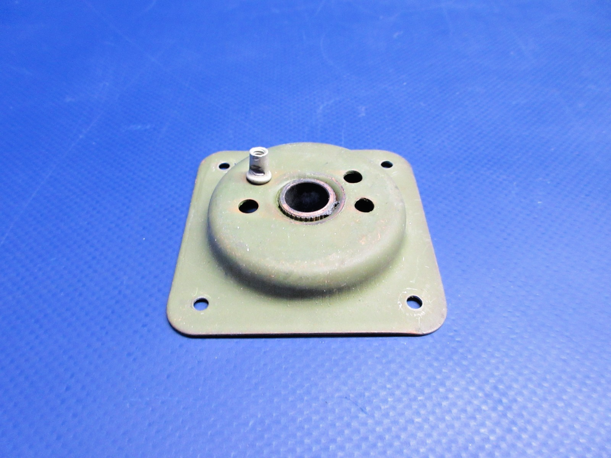 Cessna 172 / 172M Cabin Door Handle Shaft Plate P/N 0413195-5 (0926-863)2
