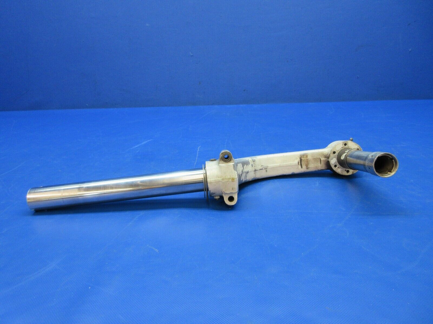 Piper PA-34-200T MG Strut, Fork & Axle w/ Nut & Bushing P/N 67037-06 (0924-1411)